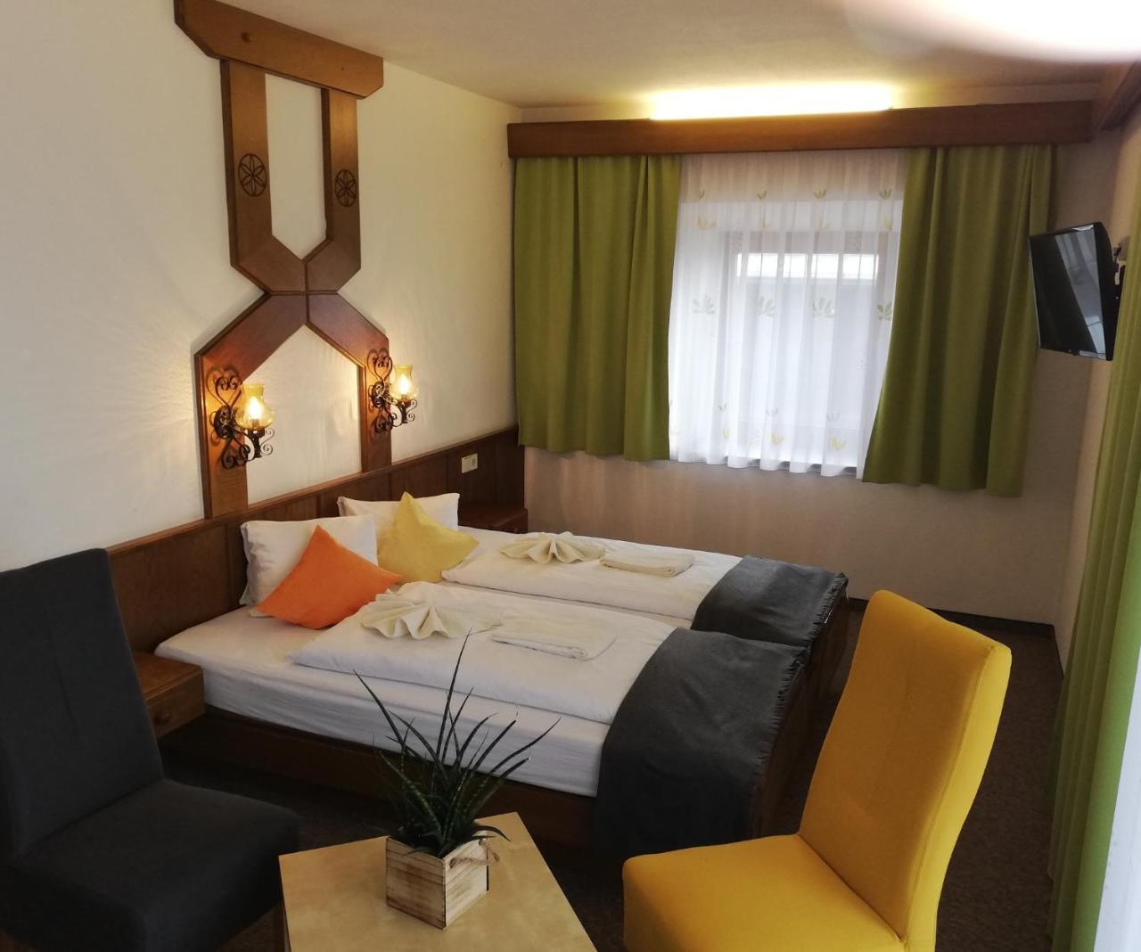 Gasthof Zur Schmiede Berg im Drautal Extérieur photo